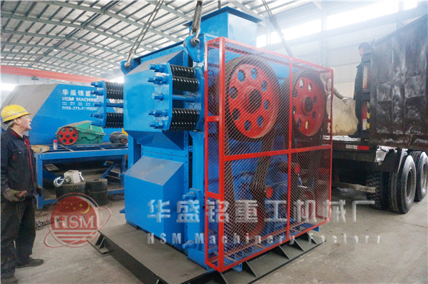 ��݁����C������r�����F��Щ���}